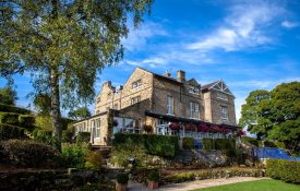 the-devonshire-fell-exterior-summer-flowers-2